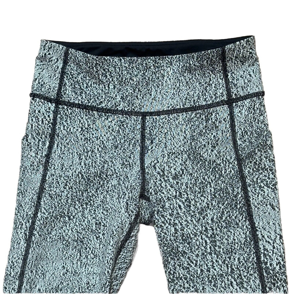 Lululemon Black and White Cropped Leggings Size:4 - Picture 3 of 9